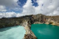 Kelimutu danau lakes tri volcano gunung spot wisata wajib alam dikunjungi tempat indonesie moni wikimedia tripzilla latitudes ada indonesian spots