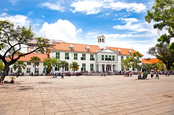 Jakarta go reasons five do world extend stay things