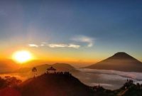 Sikunir dieng bukit sunrise wisata tiket travelspromo wonosobo tinggi dataran terkini pilihan tempat menikmati aktivitas