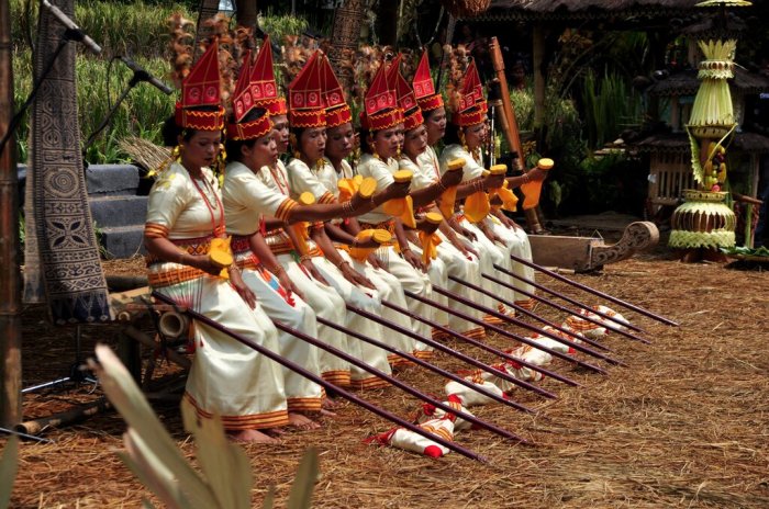 Toraja tana traditions unique upacara rambu adat coklatkita