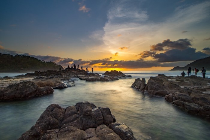 Pantai wediombo gunungkidul serpihan surga menikmati
