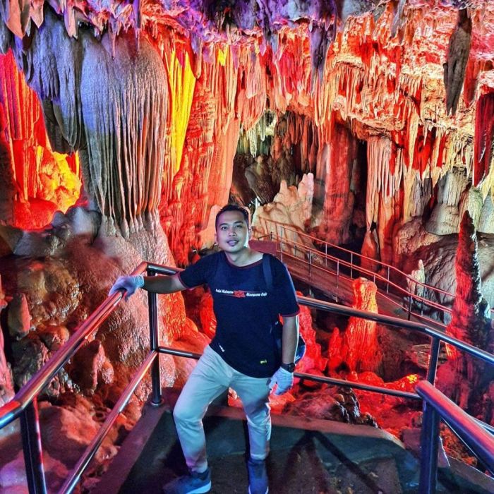 Gong goa pacitan gua kabupaten pegunungan pesona sewu pemandangan